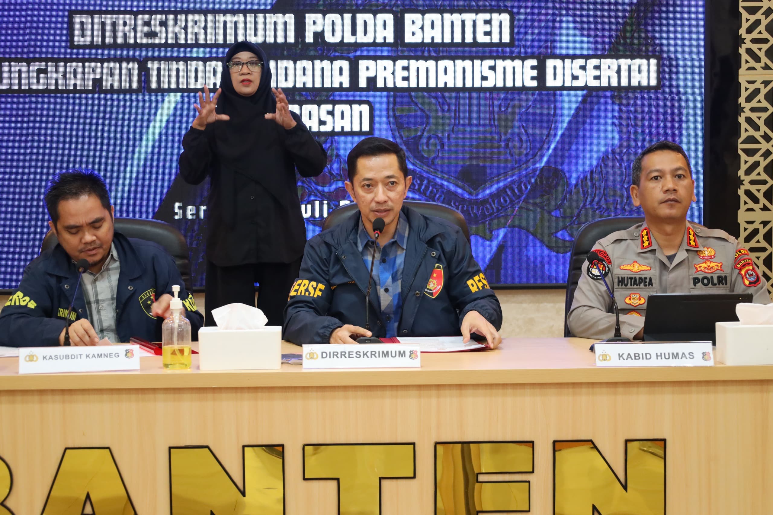 Dirreskrimum Polda Banten Amankan Empat Tersangka Dugaan Pemerasan di Kawasan Industri Nikomas Gemilang